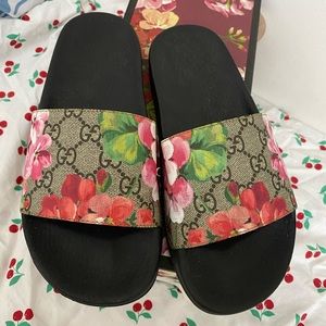 Gucci Blooms Supreme slides